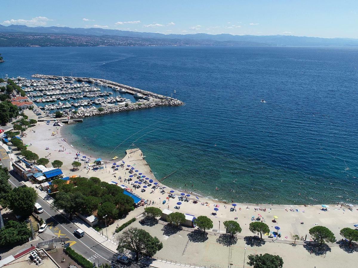 Designed Apartment With Swimming Pool Near The Beach Opatija Eksteriør billede